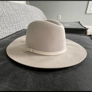 Hat Attack Millennie Hat in Doe - Club Monaco